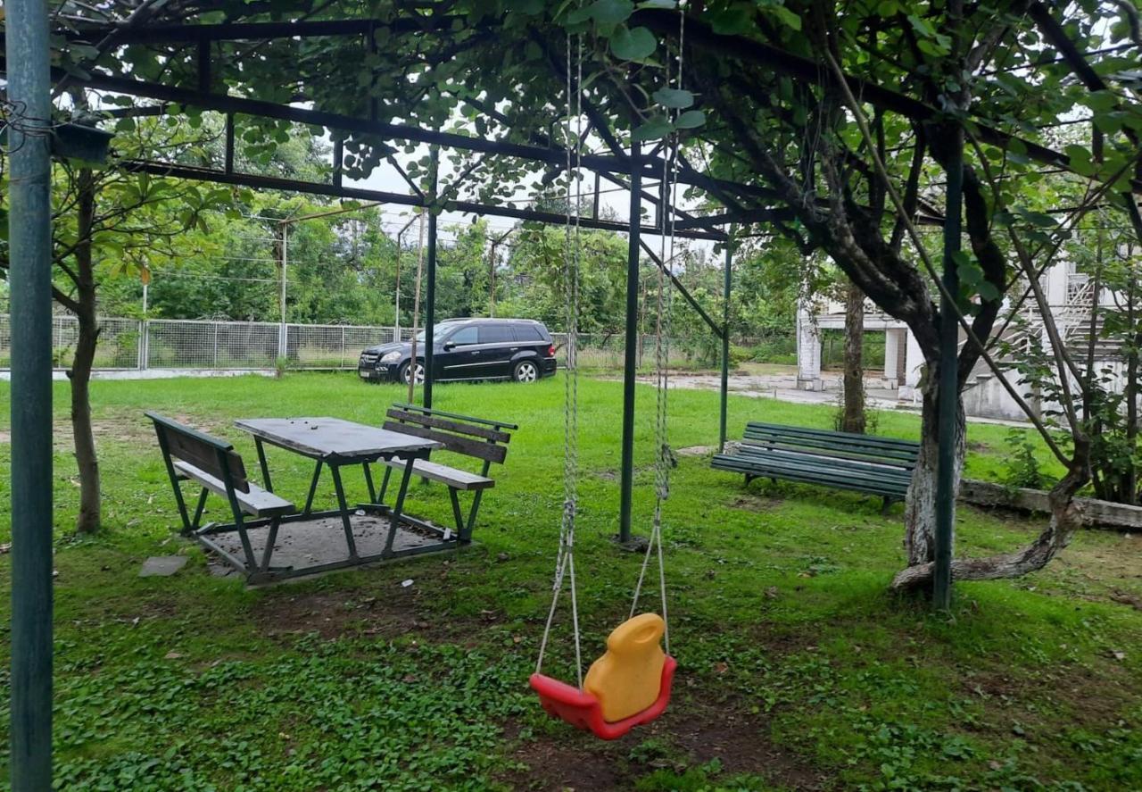 Kobuleti 4-Bedroom Apartment Eksteriør billede